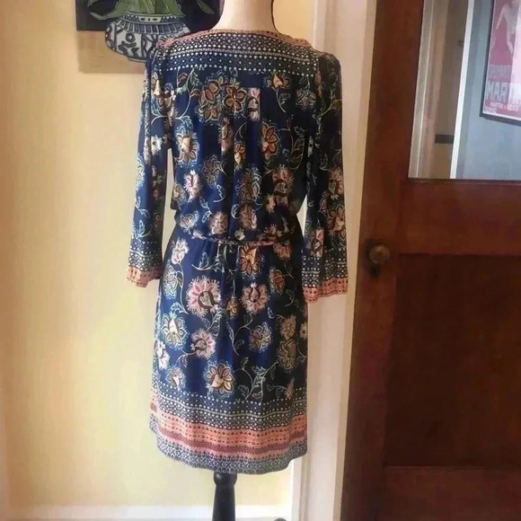 Luxology | Boho/Floral Print Faux Wrap Dress w/Belt - Picture 2 of 6